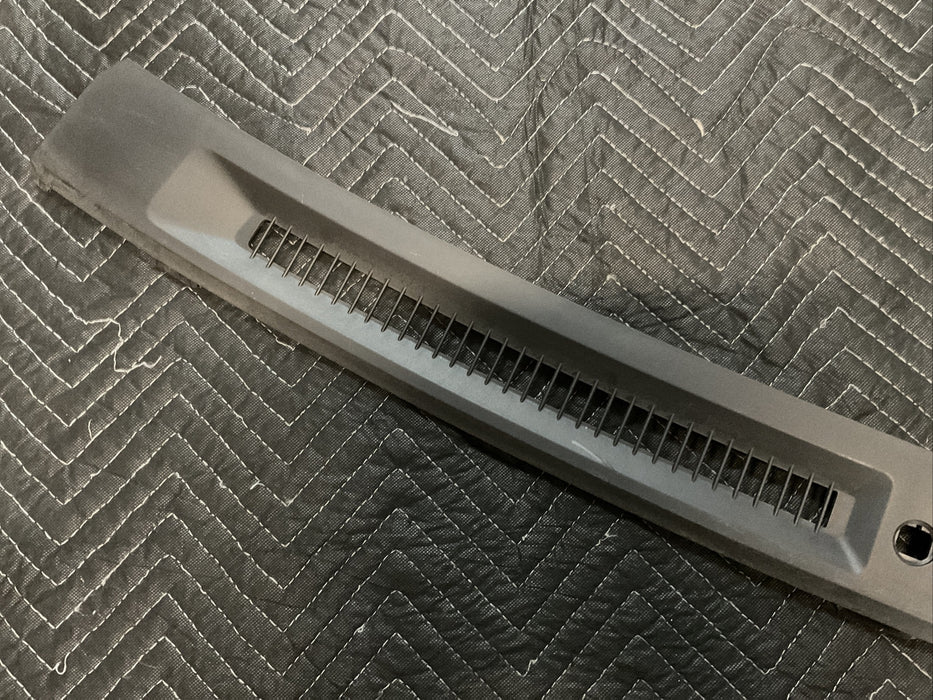 2017 NISSAN TITAN DEFROSTER GRILLE GARNISH INSTRUMENT OEM 68310-EZ00A