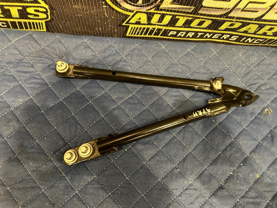 2015-2020 BMW M4 F82 FRONT RIGHT DRIVER ENGINE STRUT BAR BRACE MOUNT OEM