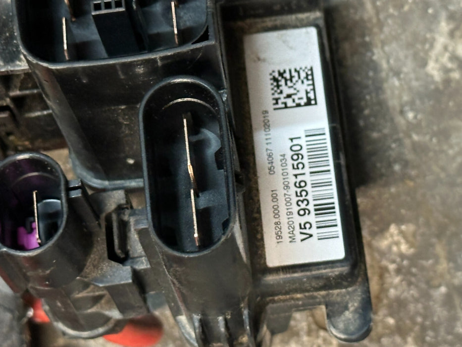 2020 BMW M4 F82 POSITIVE BATTERY CABLE W/TERMINAL JUNCTION BOX 61 12 9 348 763