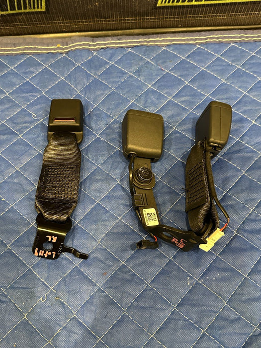 2024 BMW M3 M4 G80 G82 REAR LEFT RIGHT MIDDLE SEAT BELT BUCKLE RECIEVERS OEM