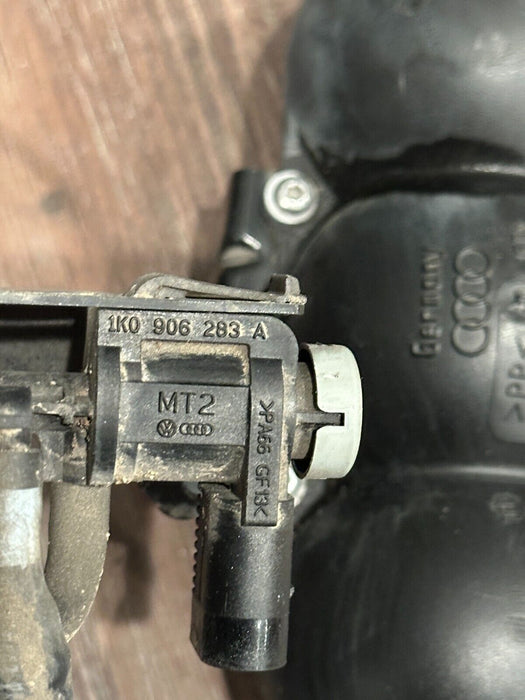 2018 AUDI R8 PLUS VACUUM PUMP RESERVOIR TANK W/ LINES OEM 420 131 541