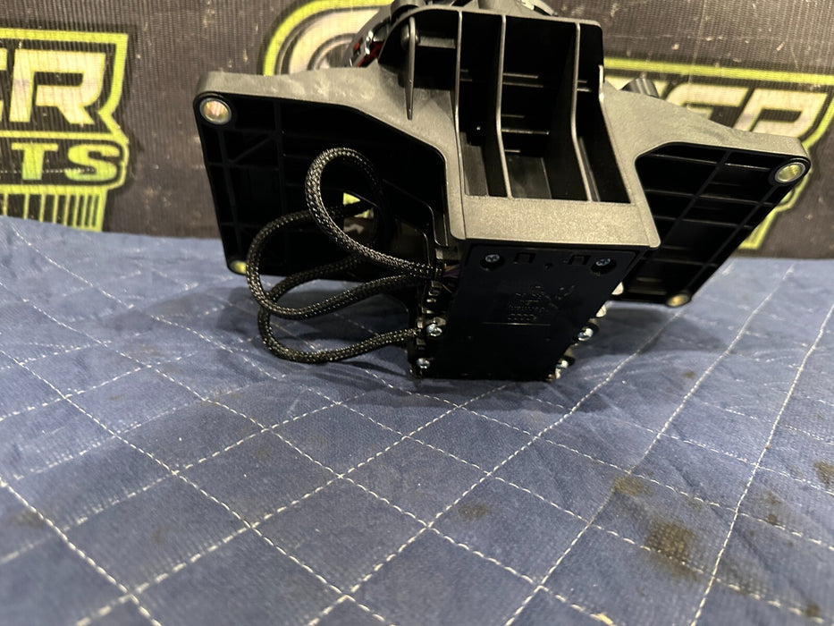 2014 AUDI R8 V10 AUTOMATIC TRANSMISSION GEAR SHIFTER ASSEMBLY OEM 420 713 041 E