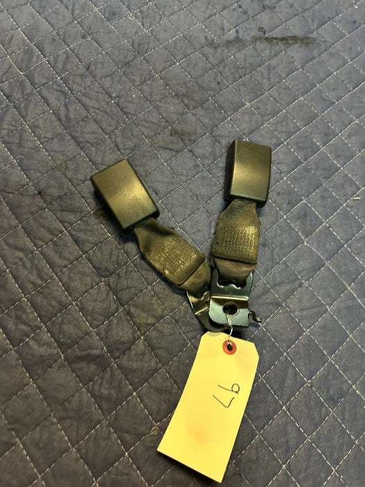 2020 BMW M4 F82 REAR SEAT REAR LEFT SEATBELT BUCKLE RECIEVER PAIR OEM