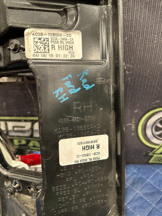 2017- 2019 FORD F250 F350 F450 PASSENGER RIGHT LED TAIL LIGHT OEM *PARTS ONLY*