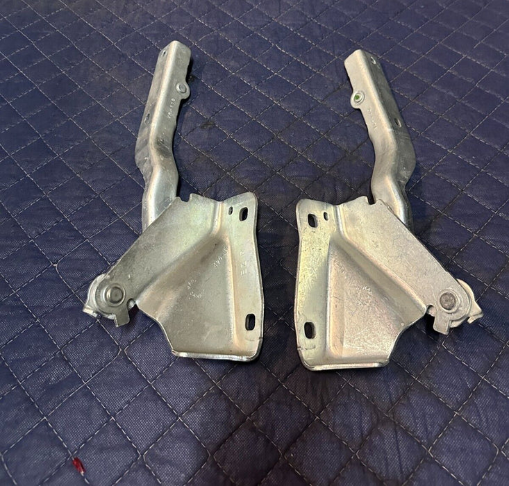 2016 2019 NISSAN TITAN XD LEFT RIGHT HOOD HINGE PAIR OEM