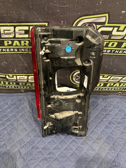 2023-2024 FORD F250 F350 DRIVER LEFT LED TAIL LIGHT OEM *DAMAGED*
