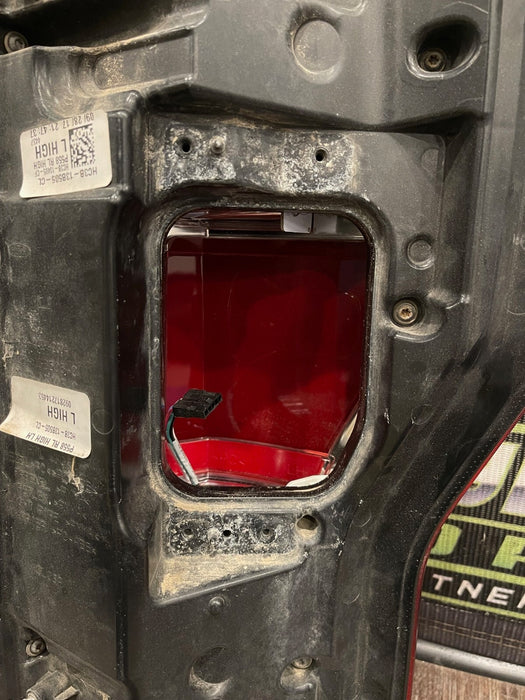 2017 2018 2019 FORD F250 F350 F450 DRIVER LEFT TAIL LIGHT OEM *READ DESCRIPTION*