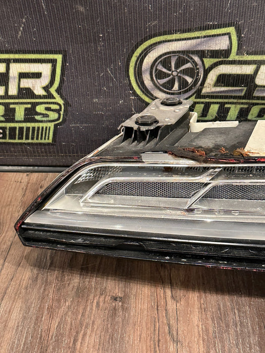 2017 AUDI R8 RIGHT LED TAIL LIGHT OEM *DAMAGED LENS*