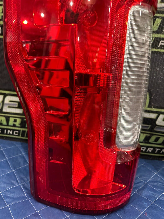 2017 2018 2019 FORD F250 F350 F450 DRIVER LEFT HALOGEN TAIL LIGHT OEM MINT