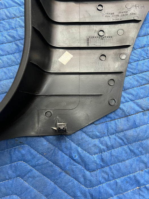 2016 2019 NISSAN TITAN XD FRONT RIGHT KICK PANEL SIDE TRIM 669007S000 ~WEAR~