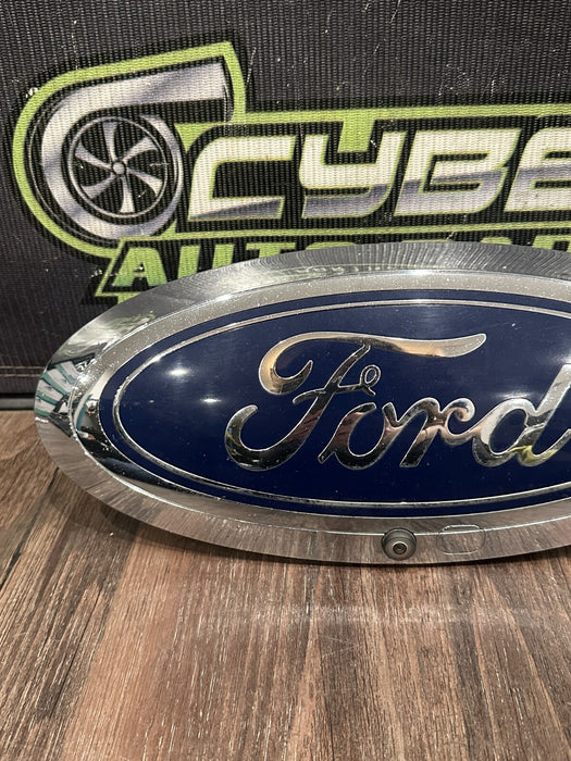 2017-2019 FORD 350 F450 FRONT GRILLE EMBLEM W CAMERA ASSEMBLY OEM *NORMAL WEAR*
