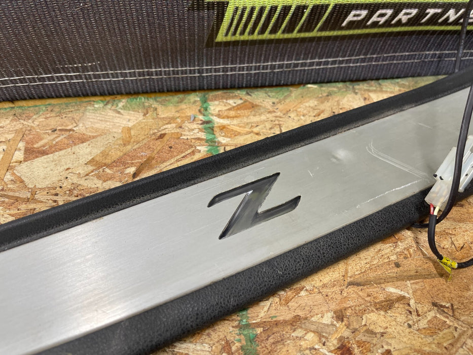 2018 NISSAN 370Z NISMO ILLUMINATED Z KICK PLATES DOOR SILL TRIM OEM 2009-2020