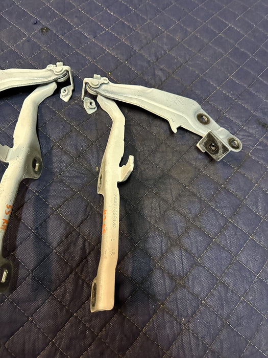 2016 FORD MUSTANG SHELBY GT350 LEFT RIGHT HOOD HINGE HINGES PAIR OEM FR3V16801AC