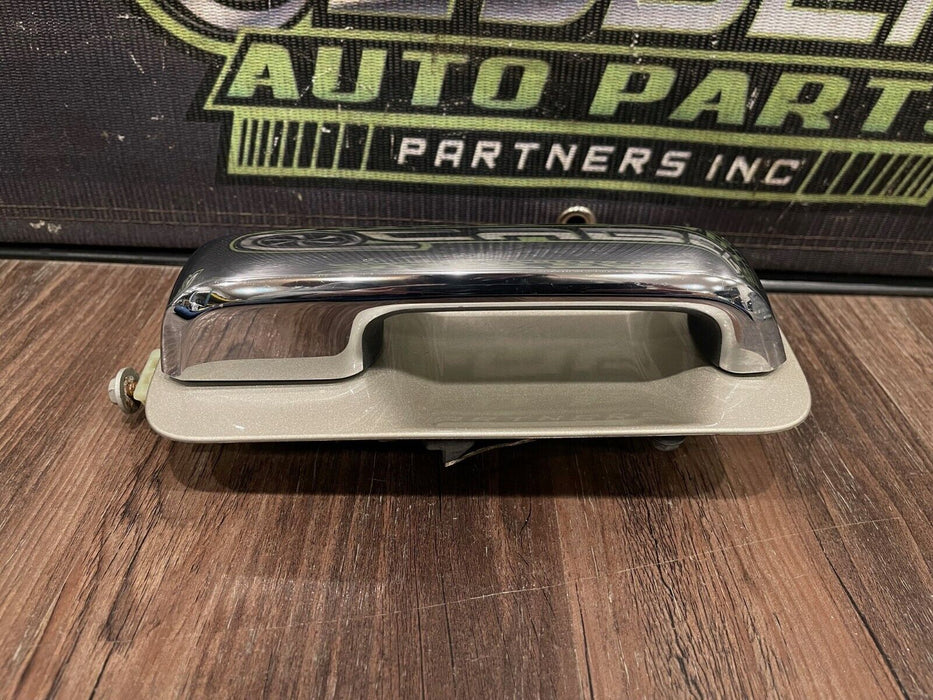 2017-2019 FORD F250 F350 REAR RIGHT DOOR HANDLE OEM WHITE GOLD (GN) MINOR SCUFFS