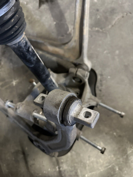 2017 AUDI R8 5.2L V10 REAR RIGHT KNUCKLE CONTROL ARM W/ AXLE ASSEMBLY 2018 OEM