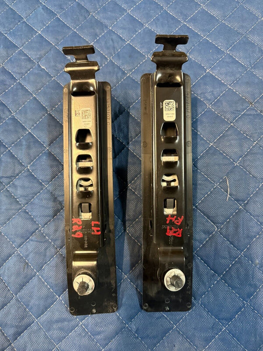 2017 FORD F250 F350 F450 PLATINUM B PILLAR SEAT BELT ADJUSTER BRACKETS PAIR