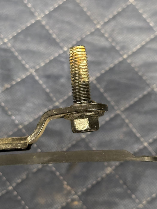 2017 FORD F250 F350 F450 LARIAT LEFT SEATBELT ADJUSTER BRACKET BLACK ~WEAR ~