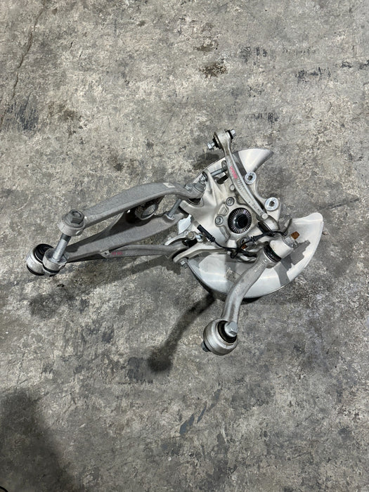 2024 BMW M3 M4 G80 G82 REAR RIGHT SPINDLE KNUCKLE HUB OEM 8K MILES