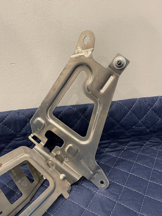 2019 MERCEDES-BENZ E63S AMG CONTROL MODULE MOUNT BRACKET OEM 213 540 01 40