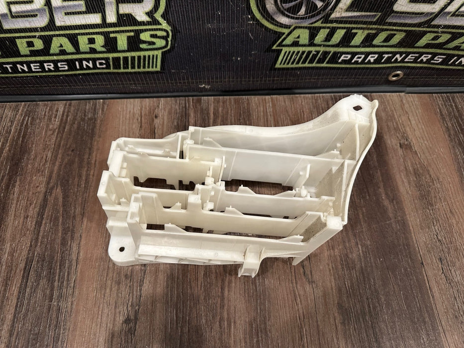2014 TOYOTA PRIUS V JUCTION BOX BRACKET OEM 82877 47010