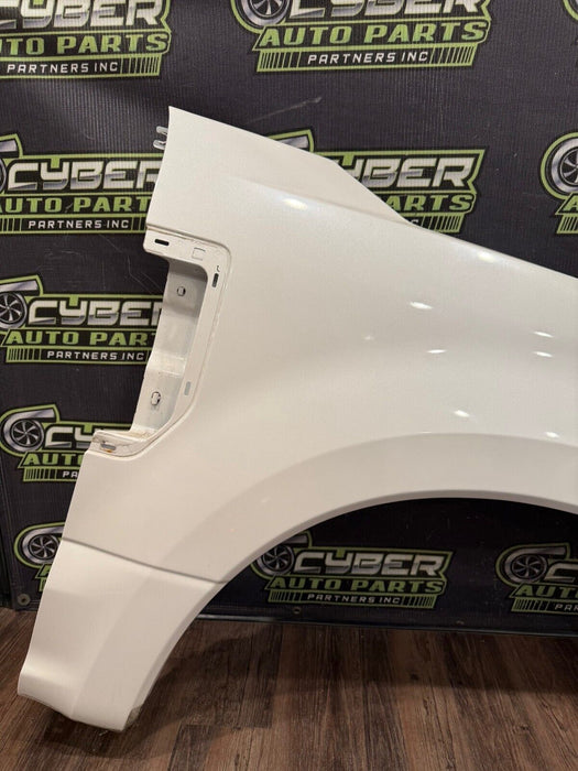 2017-19 FORD F250 F350 F450 FRONT RIGHT FENDER OEM MET WHITE (UG) *READ*