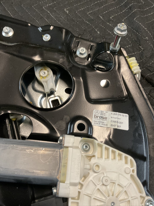 2017 MERCEDES-BENZ C63 AMG A205 REAR RIGHT WINDOW REGULATOR 2056700203