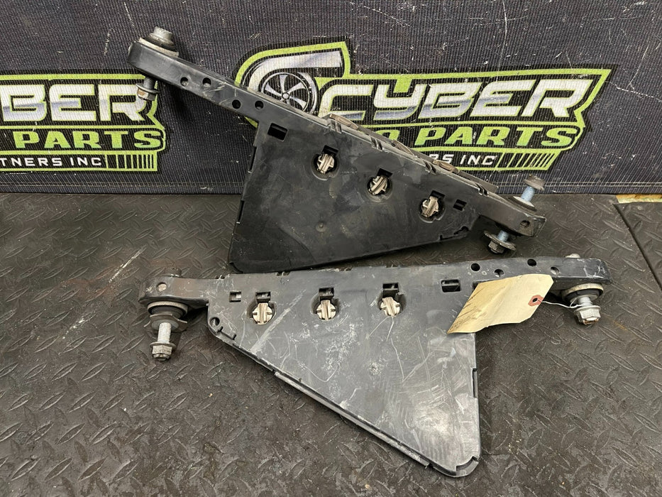 2014 MERCEDES S550 W222 REAR  LOWER CONTROL  ARM W/ COVER PAIR 222-352-01-91