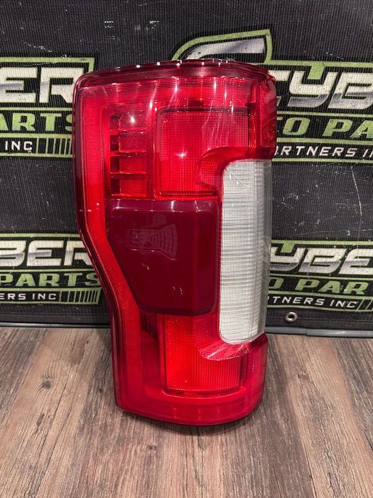 2017-19 FORD F250 F350 F450 DRIVER LEFT LED TAIL LIGHT OEM * SEE PICS 4-6*