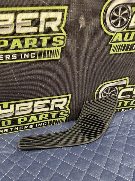 2018 AUDI R8 SPYDER DRIVER LEFT DOOR SPEAKER GRILLE 4S0 035 409 A 4S0035409