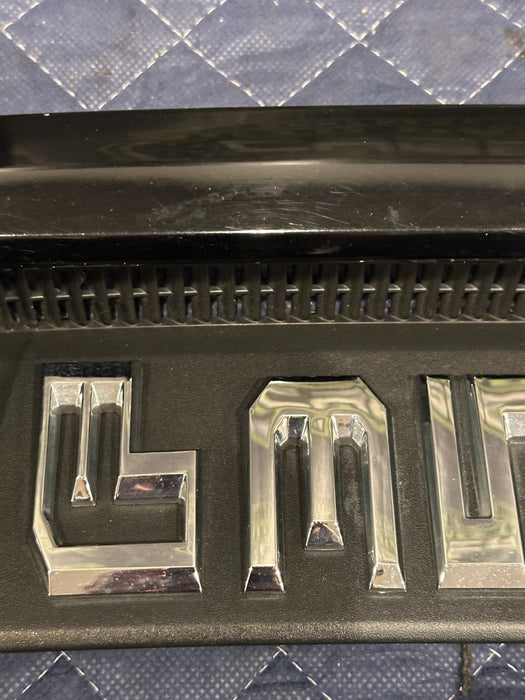 2017-2019 FORD F350 PLATINUM PASSENGER RIGHT FENDER EMBLEM BADGE OEM