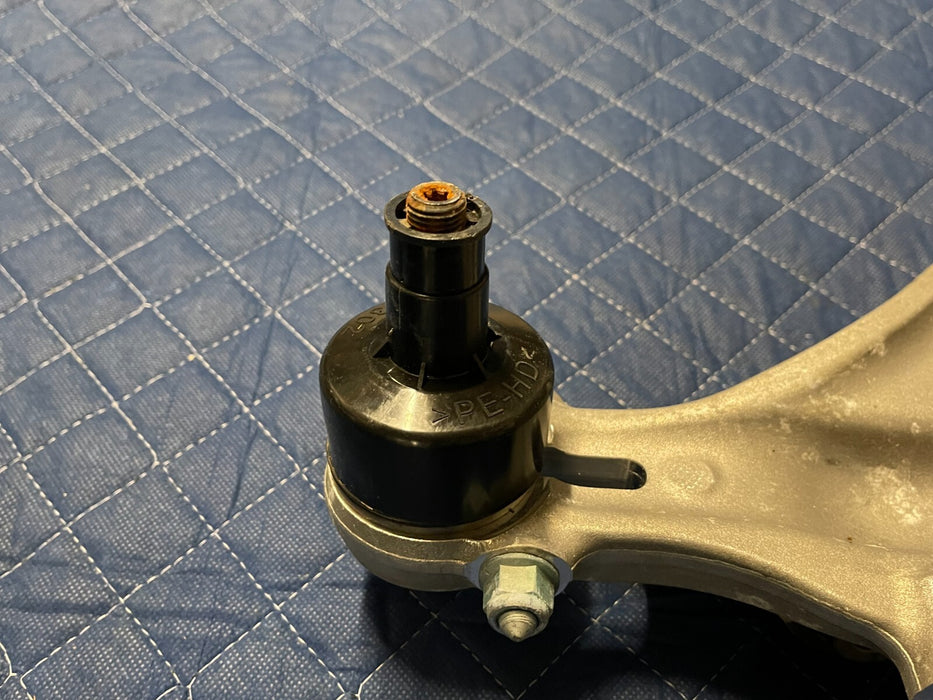 LAMBORGHINI HURACAN FRONT PASSENGER RIGHT LOWER CONTROL ARM OEM 4S0 407 156