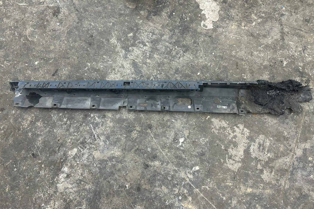 2021 AUDI R8 KEMORA GREY RIGHT PASSENGER CARBON FIBER SIDE SKIRT  *BURN DAMGE*