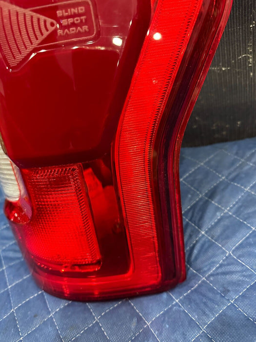 2017-2019 FORD F250 F350 F450 PASSENGER RIGHT BLISS LED TAIL LIGHT OEM ~MINT~