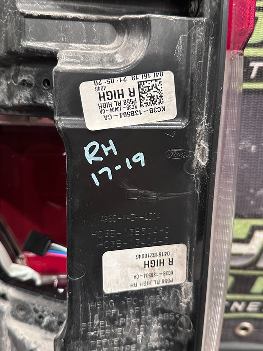 2017-19 FORD F250 F350 F450 PASSENGER RIGHT LED TAIL LIGHT OEM *READ DESCRIPTION