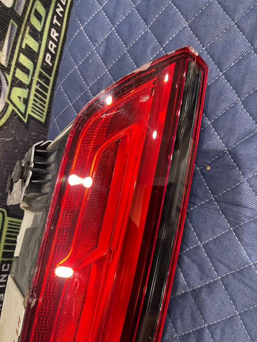 2021 AUDI R8 LEFT DRIVER TAIL LIGHT OEM 4S0 945 096 A ~MINOR CRACK!!!~