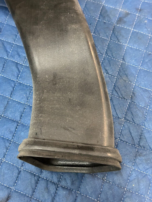 2012-2014 AUDI R8 V10 OEM ENGINE RIGHT AIR INTAKE TUBE PIPE PLASTIC