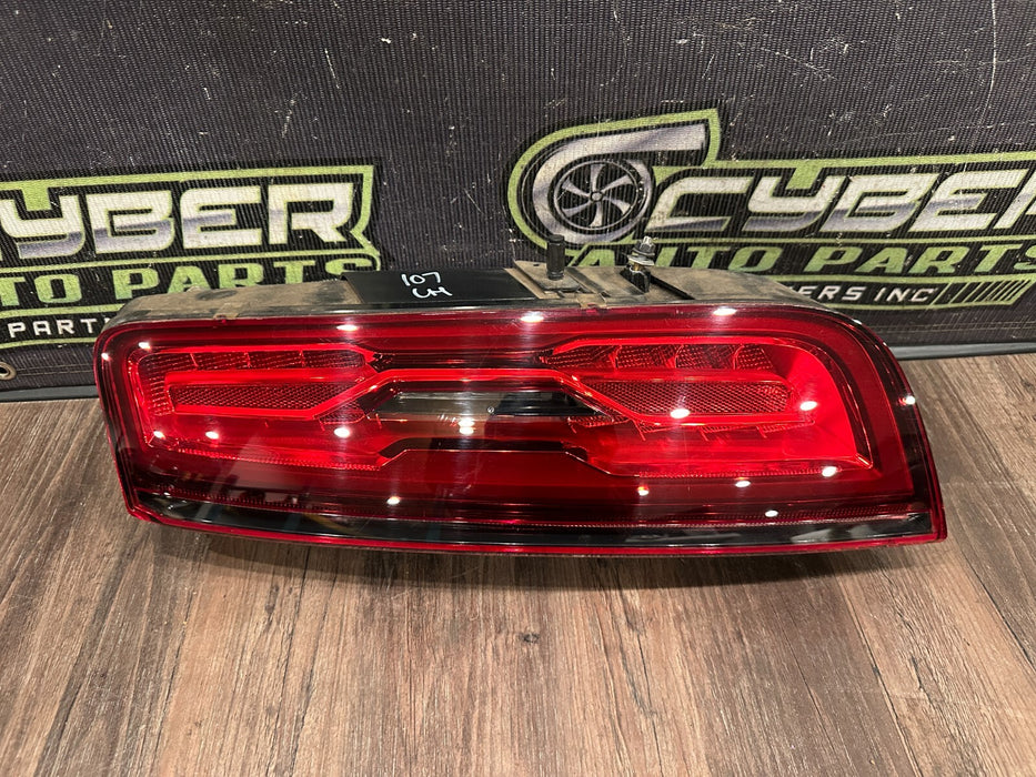 2014 AUDI R8 DRIVER LEFT LED TAIL LIGHT OEM *SCRATCHES 5-6* 420 945 095 L