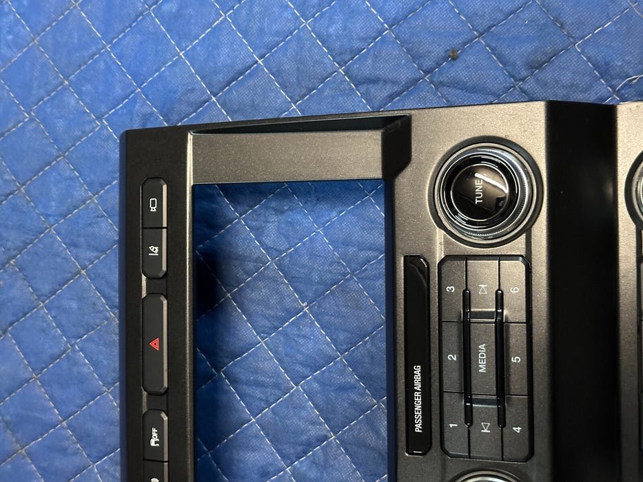 2017-2019 FORD F250 F350 PLATINUM CENTER DASH RADIO/HVAC CONTROL BEZEL OEM