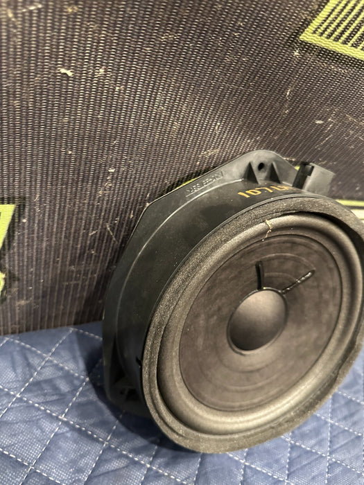 2014 AUDI R8 V10 B&O BANG & OLUFSEN LEFT DOOR SPEAKER OEM 420 035 415 A