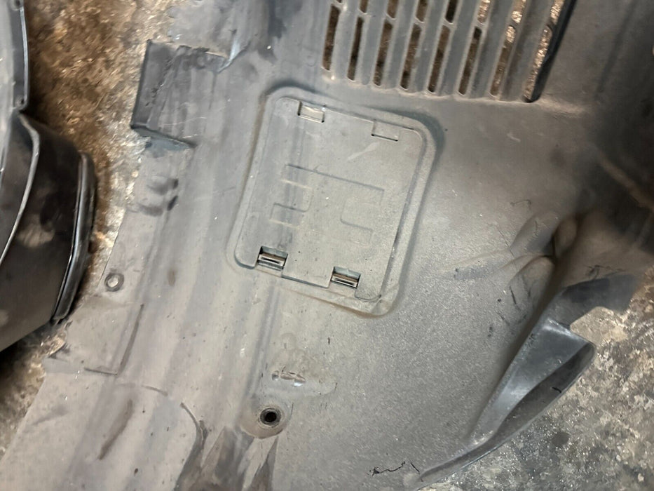 2020 BMW M4 F82 FRONT PASSENGER RIGHT FENDER LINER SET