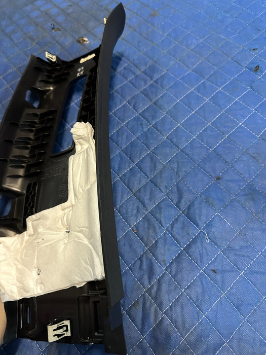 2017-2019 FORD F250 F350 F450 PLATINUM UPPER RIGHT B PILLAR OEM