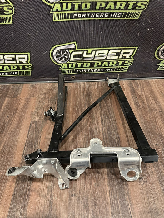 2021 AUDI R8 FRONT LEFT SUPPORT MOUNTING BRACKET OEM 4S0 806 191 B *READ*