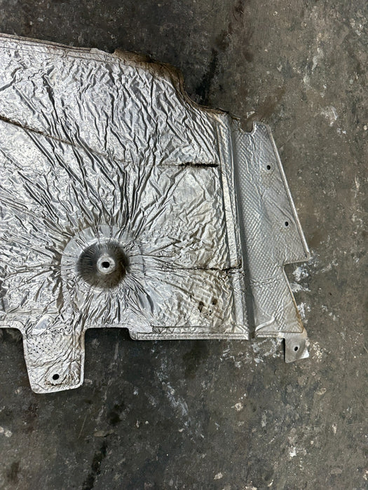 2014 AUDI R8 PASSENGER RIGHT RH REAR LOWER HEAT SHIELD 420 825 733 A OEM