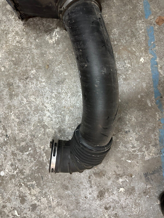2016 2018 NISSAN TITAN XD 5.0L CUMMINS AIR INTAKE FILTER BOX ASSEMBLY W/ TUBE