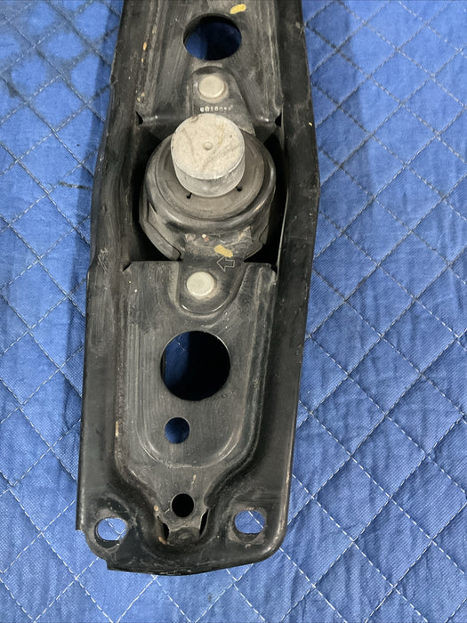 2009-2019 NISSAN 370Z NISMO AUTOMATIC TRANSMISSION MOUNT BRACKET OEM