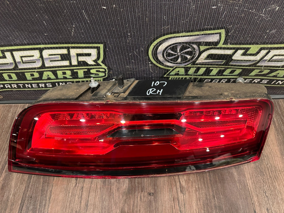 2014 AUDI R8 PASSENGER RIGHT LED TAIL LIGHT OEM *PICTURES 5-10* 420 945 096 L