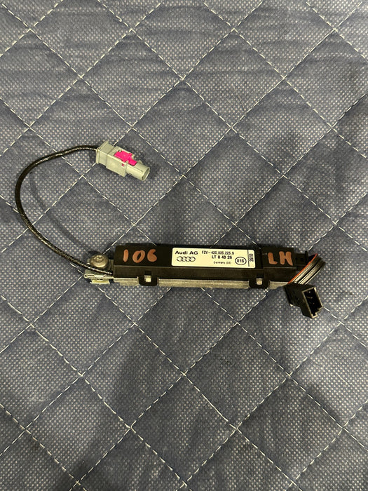 2014 AUDI R8 SPYDER LEFT RIGHT ANTENNA AMPLIFIER PAIR 420 035 225 C