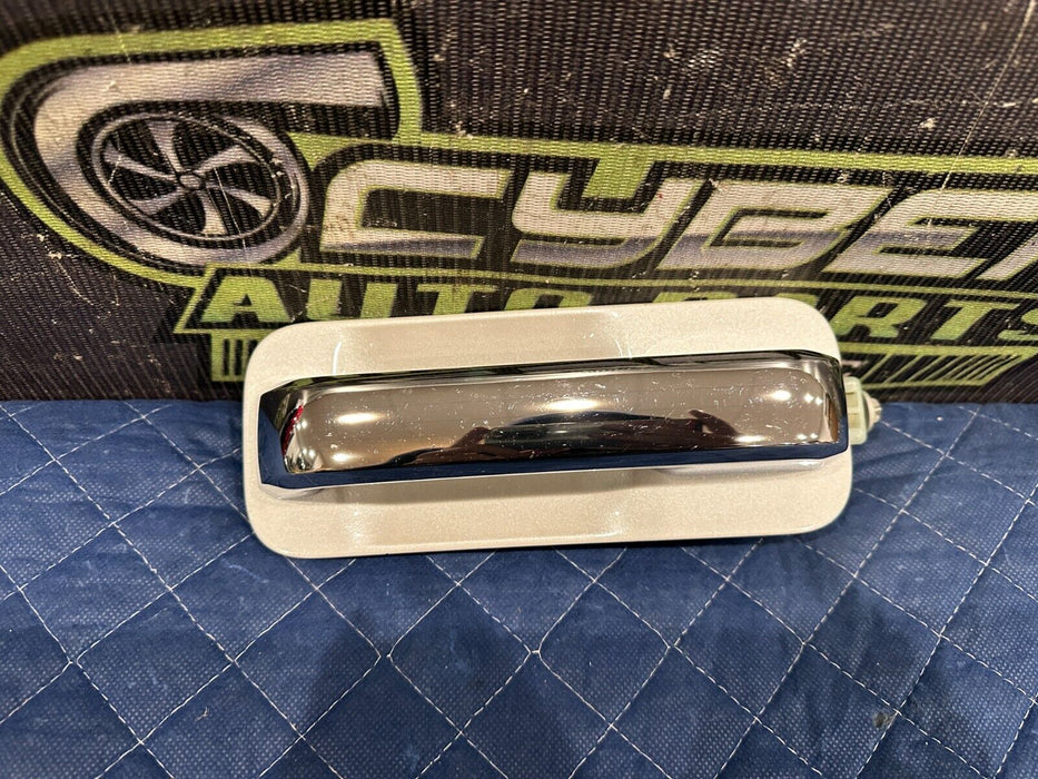 2017-2019 FORD F250 F350 F450 REAR RIGHT WHITE W/ CHROME DOOR HANDLE OEM