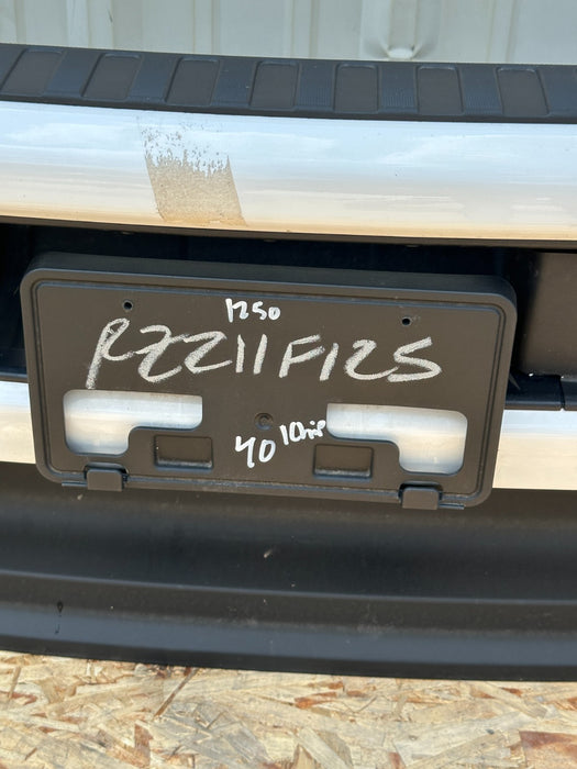 2023-2025 FORD F250 F350 FRONT BUMPER STAR WHITE (AZ) OEM *PAINT CHIPS 10,11*