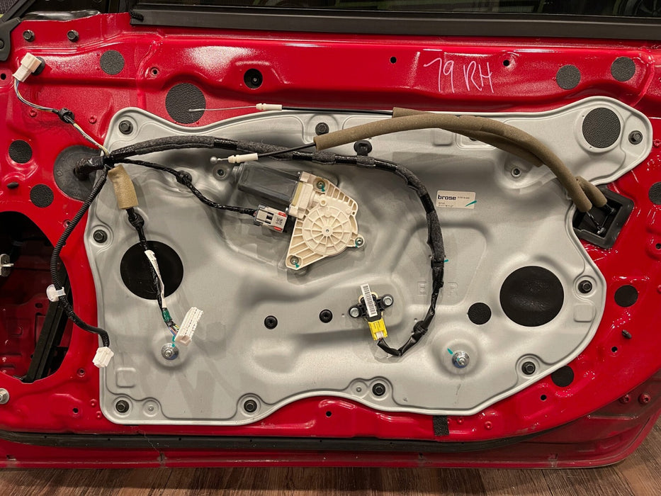 2017 NISSAN 370Z NISMO PASSENGER RIGHT DOOR OEM (SOLID RED) *LIGHT SCUFFS* READ!